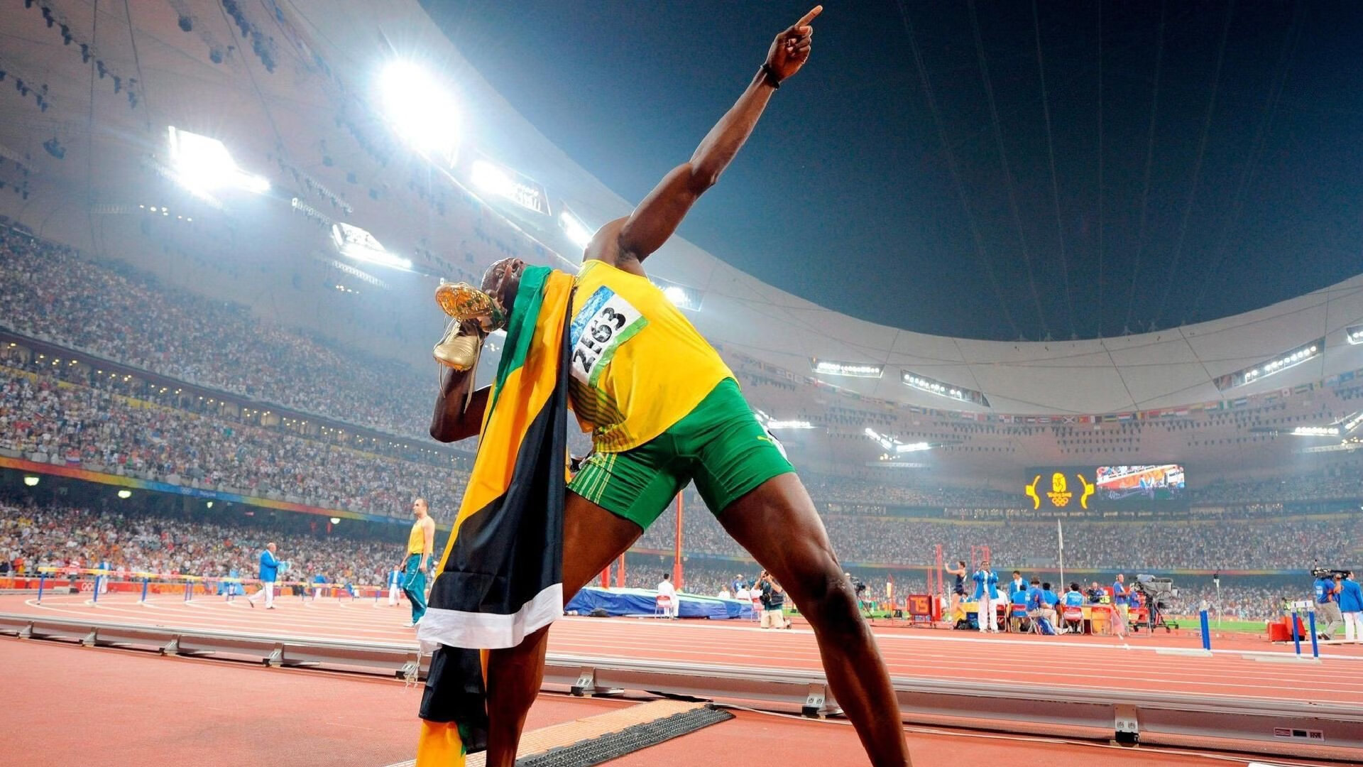 斯图加特2-2平霍芬海姆，双方拼劲尽显，斯图加特魏森霍夫住宅展